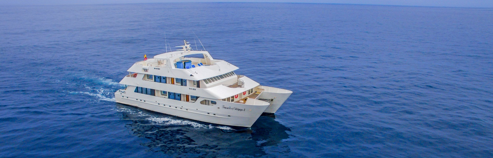 Motor Catamaran Treasure of Galapagos